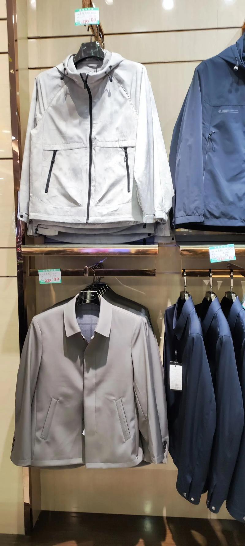 时尚潮流：梵八服装店引领服装行业新风尚